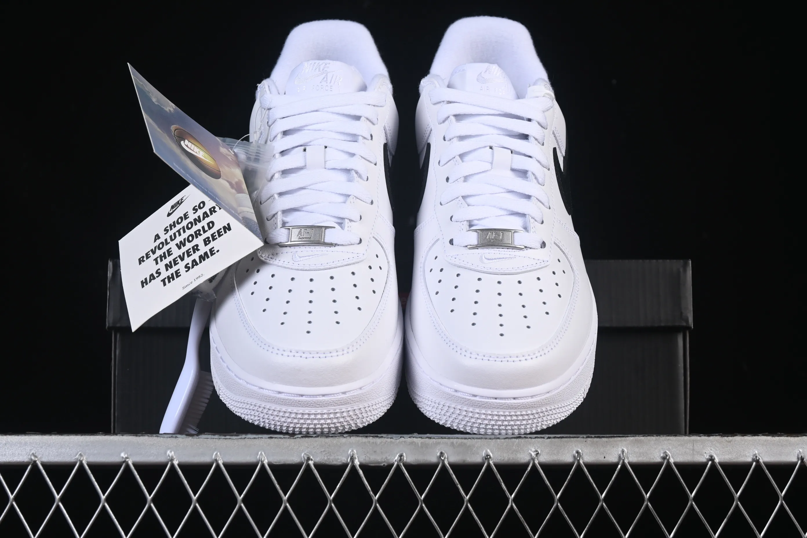 All categories Nk Air Force 1 Air Force series Nk Air Force 1 Low Air Force low-top Supreme x Nike Air Force 1'07 Low joint model Air Force 1 low-top casual sneakers CU9225-102